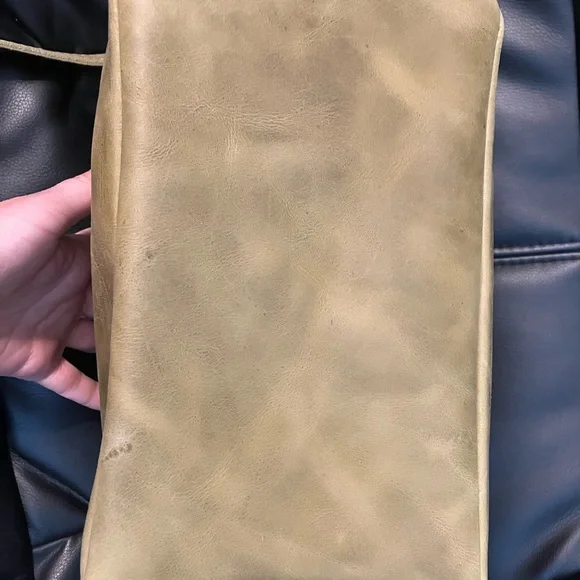 RARE Portland Leather Butterfly Bucket Crossbody bag in Anjou - Picture 5 of 10